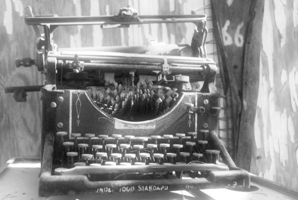 Sure, it types by itself but all it says is "ph'nglui mglw'nafh Cthulhu R'lyeh wgah'nagl fhtagn"